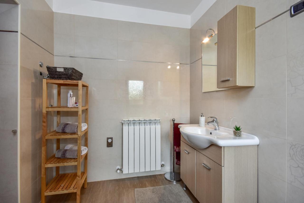 Apartman Grabar Roč エクステリア 写真